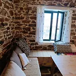 Moonstone Retreat Mesochoria
