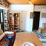 Moonstone Retreat * Mesochoria