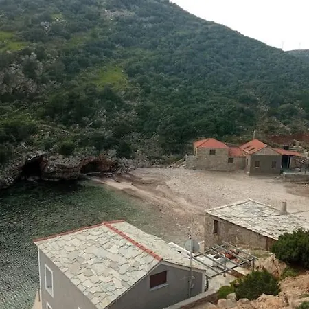 Moonstone Retreat Holiday home Mesochoria