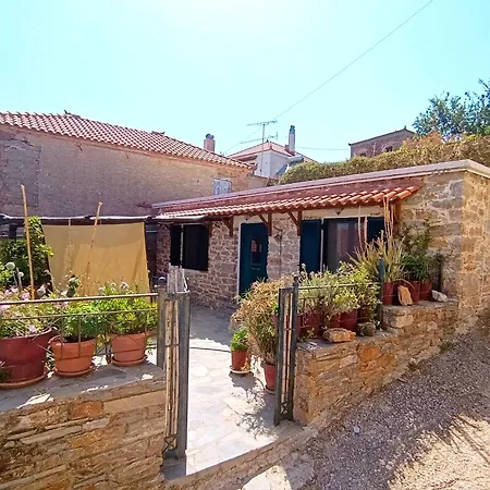 Holiday home Moonstone Retreat Mesochoria