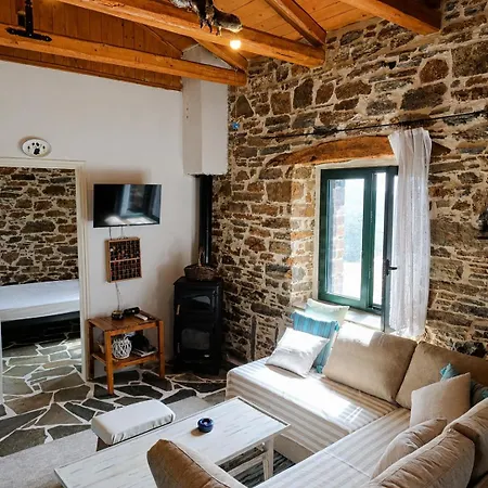 Moonstone Retreat * Mesochoria